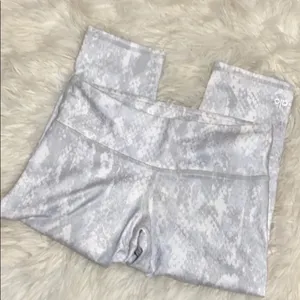ALO yoga white python cropped leggings thumbnail 4