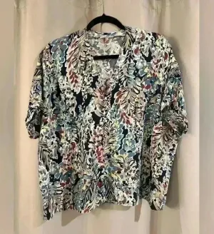 Women’s Floral Jodifl Loose fit Top thumbnail 1