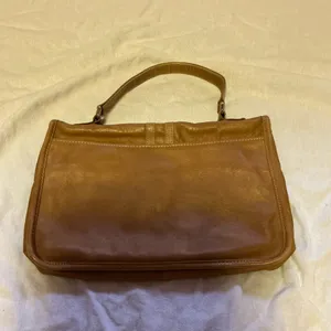 Vintage 70s Cognac Brown Leather Top Handle Handbag Classic Structured Purse thumbnail 9