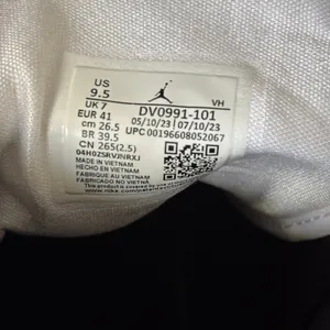 Nike Air Jordan 1‎ Mid Shoes Women's Sz 9.5 White Black Panda DV0991-101 thumbnail 8
