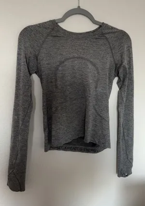Gray Lululemon Long-sleeve shirt  thumbnail 1