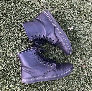 Dr. Martens Shoreditch Boots thumbnail 2
