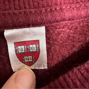 Harvard H&M Crimson Crewneck Sweatshirt Sz S Varsity Collegiate Logo Pullover thumbnail 4