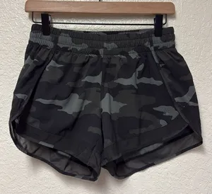 ATHLETA Printed Mesh Racer Run Short 4” Size XS thumbnail 1