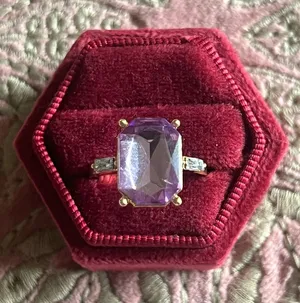 Gorgeous Golden Ring w/ Precious Purple Gemstone Cocktail Ring S 7 thumbnail 1