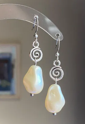 Handmade cute funky fairy style baroque pearl & spiral dangle earrings🩵 thumbnail 3