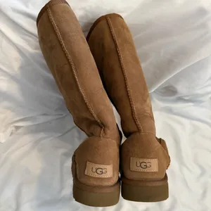 EUC UGG Classic Tall II Chestnut Boots thumbnail 4