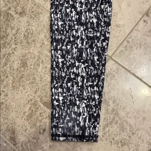 Fabletics Mid-Rise Mesh Powerhold Legging Medium Black Sheer Full Length thumbnail 11