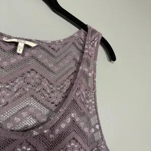 BKE Women's Y2K Gray & Silver Lace & Metallic Tank Top - Size Large - Chevron thumbnail 2
