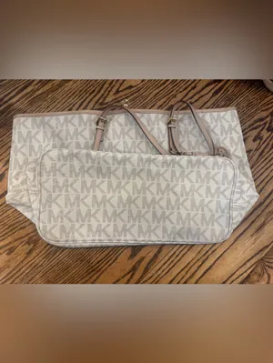 Michael Kors Vanilla Jet Set Travel Signature MK Tote Bag thumbnail 13