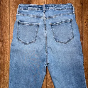 Old Navy Higher High-Rise Flare Jeans Medium Wash Mary Kate Size 8 western boho thumbnail 9