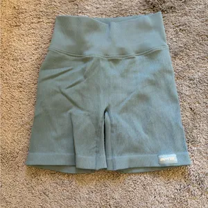 Bo + Tee biker short seamless thumbnail 1