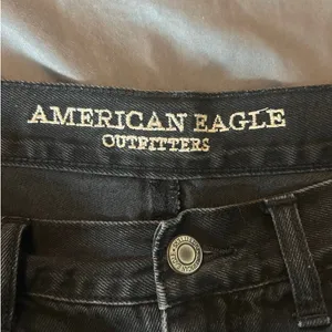 American Eagle Black Mom Jean Shorts - Size 4 thumbnail 4