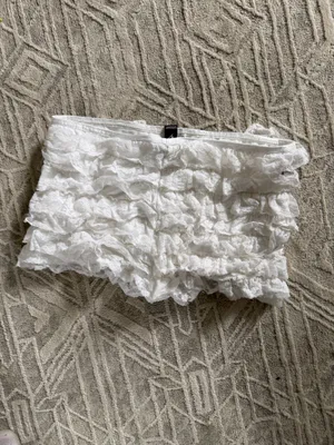 White Ruffle Shorts Edikted thumbnail 2