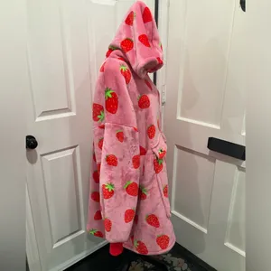 Supersized‎ Strawberry Hoodie With Pouch And Pockets thumbnail 2