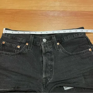 Levi's 501 Mid-Rise Shorts thumbnail 4