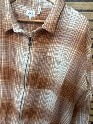 Daytrip Orange boyfriend fit plaid button down size large thumbnail 3