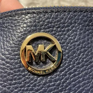 Michael Kors Fulton East West Crossbody Bag in Navy Blue thumbnail 9