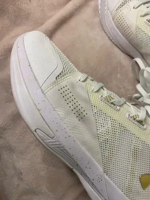 Under Armour UA Highlight Ace 2.0 White Gold Volleyball Womens Size 10 thumbnail 8