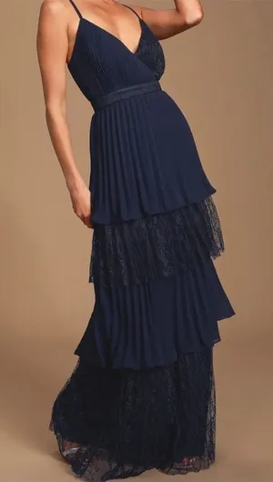 Lulu’s Date With a Daydream Pleated Lace Tiered Maxi Dress‎ medium Navy blue M thumbnail 1
