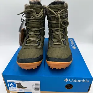 Columbia Women's Olive Quilted Winter Boots thumbnail 2