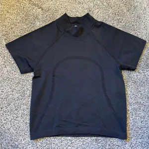 Lululemon Cropped Swiftly Top thumbnail 1
