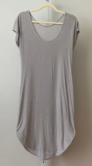 Lululemon S Gray Striped Short Sleeve Scoop Neck T-Shirt Loungewear Dress thumbnail 1