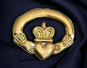 Vintage Gold Tone Claddagh Lapel Tac Pin thumbnail 1