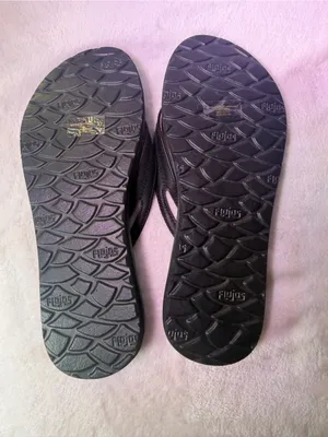 Flojos Black Flip Sandals with Pink Patterned Straps Size 7 thumbnail 6