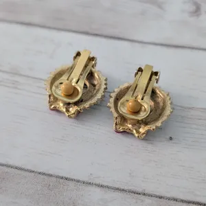Vintage Clip On Earrings Statement Christmas Wreath Pretty 7/8" thumbnail 5