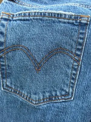 Levi’s Jeans Wedgie Straight Light Wash Distressed Size 26 thumbnail 12