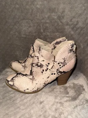 Fergalicious by Fergie Chucky Snake print Women's Ankle Boots Booties Sz 10 thumbnail 4