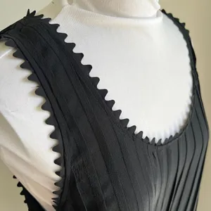 Club Monaco Pleated Tunic Dress With Scalloped Trim Neckline Size 6 thumbnail 6