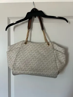 Michael Kors Purse thumbnail 2