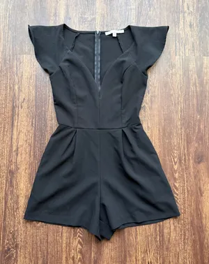 GUESS Women’s Jet Black Flutter Sleeve Romper - Size XS thumbnail 1