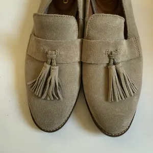 Franco Sarto Hadden Suede Taupe Loafers With Tassels Neutral Preppy Gray 7.5 thumbnail 3