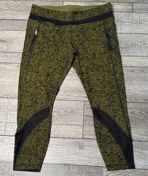 Lululemon Athletica Crop Pencil Lace Brave Olive Black / Black thumbnail 1
