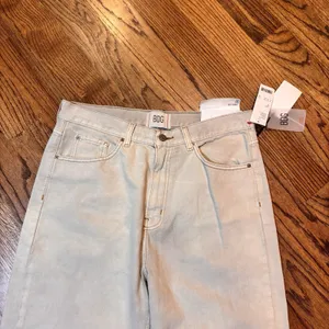 BDG Urban Outfitters Womens Cowboy Jean Size 32 Light Wash‎ Straight Raw Hem NWT thumbnail 3