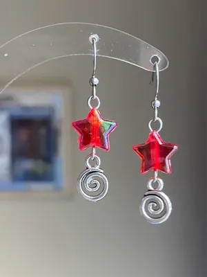 Handmade star & swirl dangle earrings⭐️❤️ thumbnail 3