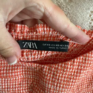 NWOT Zara Red & White Gingham Cotton Blend Smocked Detailed Top thumbnail 3