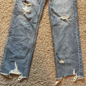 Urban Outfitters High-Waisted Straight-Leg Cowboy Jeans thumbnail 2