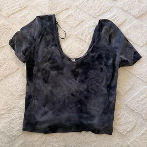 Lululemon Top thumbnail 1