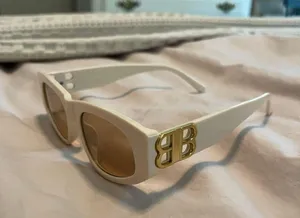 Amazon Sunglasses thumbnail 1