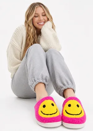 NEW Hot Pink Smiley Face Fuzzy Slippers Women’s S 5-6 Y2K Happy Face Lougewear thumbnail 1