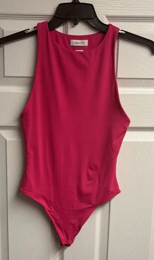 Babaton Aritzia Contour Bodysuit Hot Pink Size Small thumbnail 1