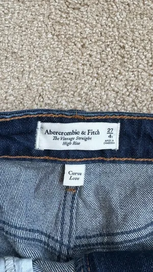 Abercrombie Vintage Straight High-Rise Curve Love thumbnail 2