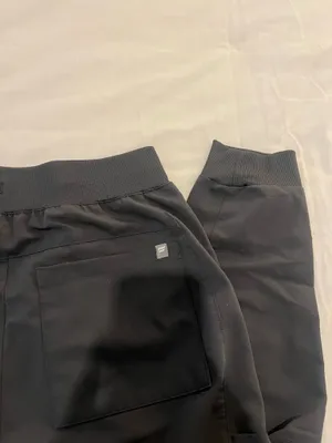 Fabletics Scrub Set thumbnail 4