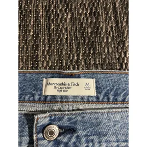 Abercrombie and Fitch Loose Short High Rise Medium Wash Denim 6” Plus Size 22 thumbnail 5