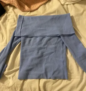 Aritzia Top thumbnail 2