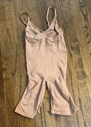 SKIMS 0106 Seamless Sculpt Mid Thigh Bodysuit US Size Small Medium thumbnail 2